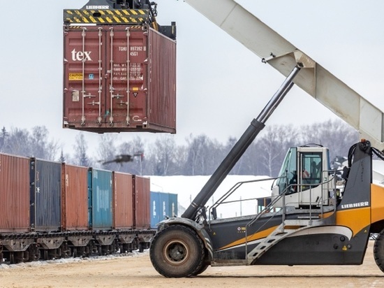 Открыли восемь грузовых станций СвЖД для работы с контейнерами