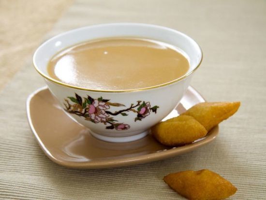 Калмыцкая джомба, масала и латте: 3 рецепта чая для здоровья и бодрости назвали эксперты