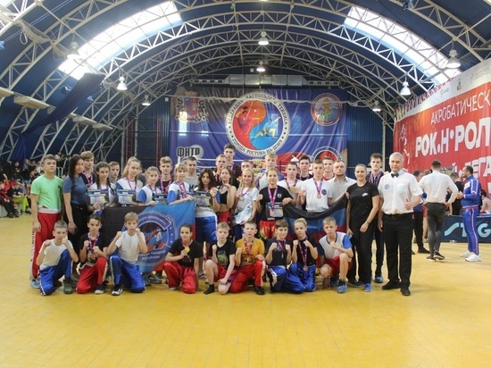 Донецкие кикбоксеры вернулись из Ростова с тремя кубками