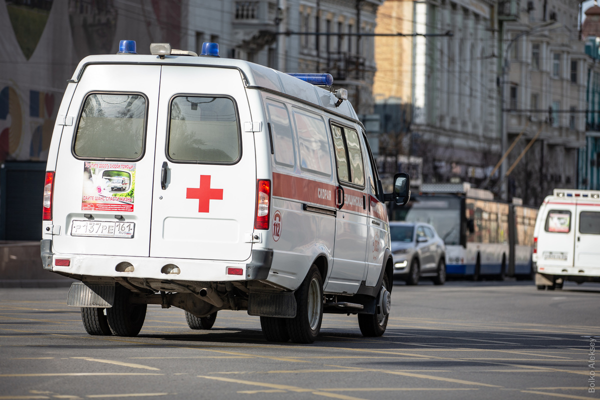 Ростовская область заболевшие. 444 Человека. Мусоровоз сбил 2 девочек около моста Ростов на Дону. Теракт в Волгограде автобус.