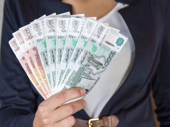 Петербургские зарплаты выросли на 5 % с начала 2021 года