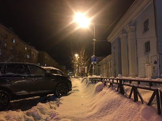 Уборка снега и освещение на дорогах в центре внимания жителей Мурманской области