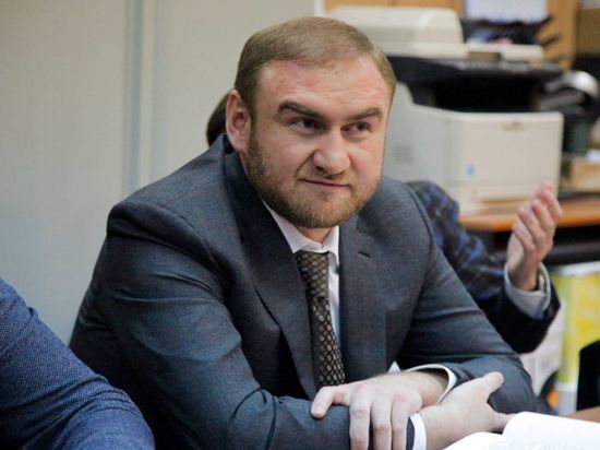 Экс-сенатор Арашуков и его отец отказались признавать причастность к убийствам