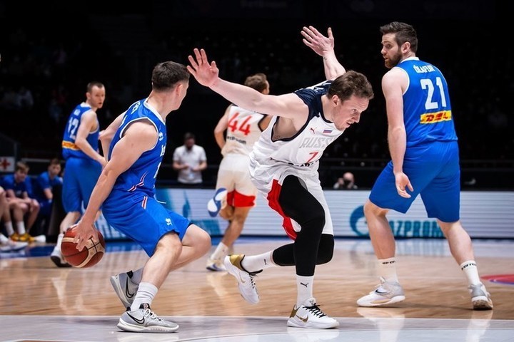 Российские баскетболисты разгромили Исландию в отборе ЧМ-2023