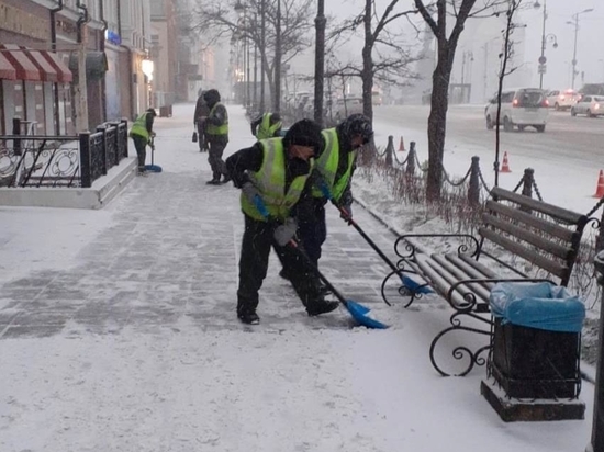 Где во Владивостоке ограничено движение транспорта из-за снегопада