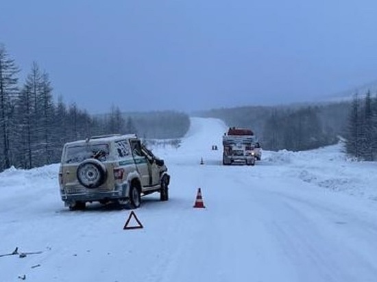 УАЗ-Патриот столкнулся с КамАЗом на трассе Колыма