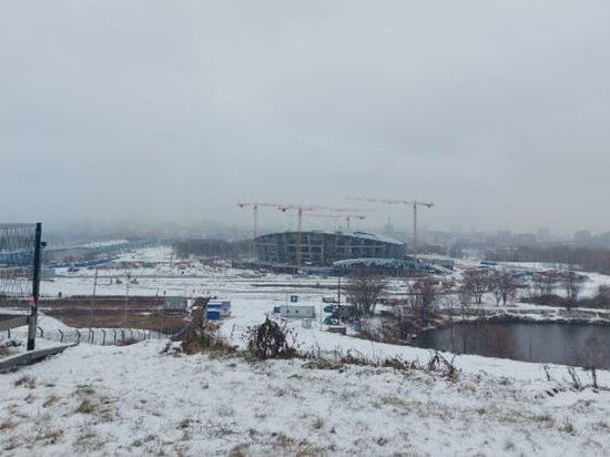В Новосибирске на крыше нового ЛДС увидели плакат SOS