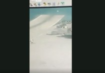 Видео падения стелс-истребителя F-35B Королевских ВВС во время взлета с самого большого авианосца Британии Queen Elizabeth опубликовал в своем Twitter-аккаунте  журналист Себ Хаггарт