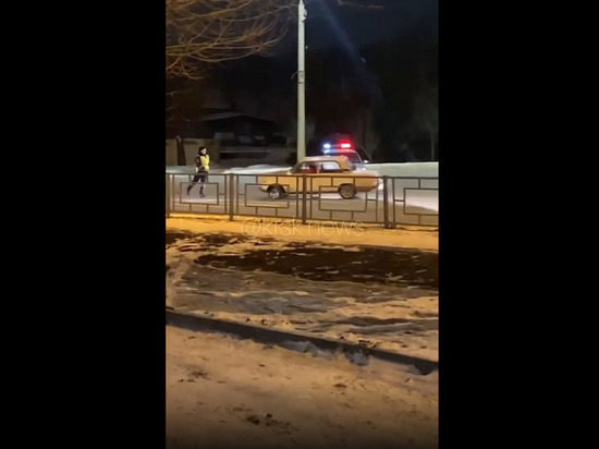 В Красноярске разыскивают лихача на «Жигулях» едва не задавившего инспектора ГИБДД