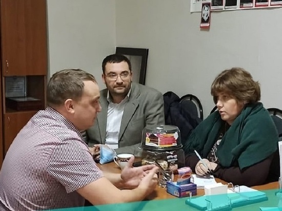 В Калуге депутат Роман Выборнов посетил социальный центр "Надежда"