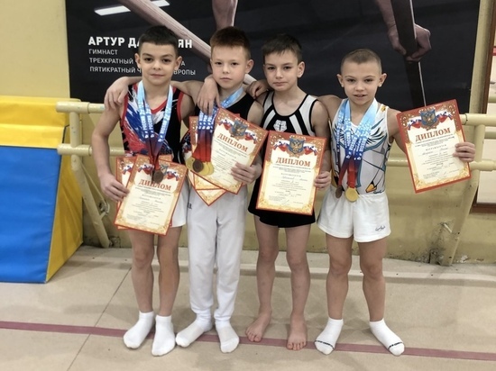 Трое гимнастов ДНР привезли из Смоленска 8 наград