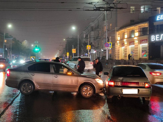 В ДТП с участием Škoda и ВАЗ пострадал 43-летний рязанец