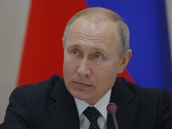 Путин поручил правительству обновить план действий из-за «Омикрон»-штамма