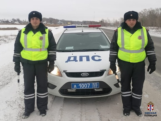 В Омске полицейские помогли ребенку, который пролил на себя кипяток