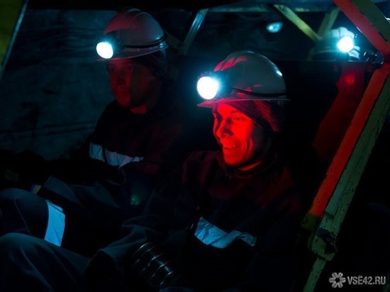 Родственникам горняков и спасателей, погибших на шахте «Листвяжная», перечислили более 240 млн. рублей