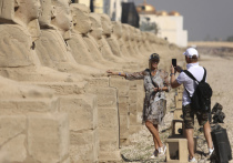 В египетской курортной провинции Красное море объявлена чрезвычайная ситуация: страна всерьез опасается распространения «Омикрона» — нового ковидного штамма-мутанта