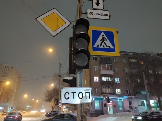 В Новосибирске названы самые аварийные и неправильные светофоры