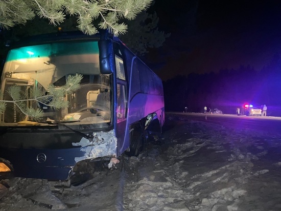 Человек погиб в столкновении Митсубиси и автобуса, двигавшегося из Кургана в Екатеринбург