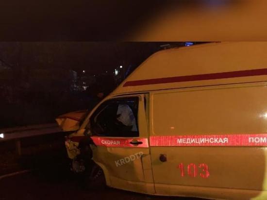В Сириусе машина "скорой" попала в аварию