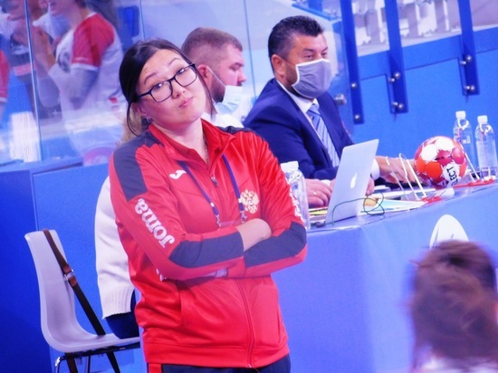 И с первым в нашей истории женщиной-тренером Людмилой Бодниевой