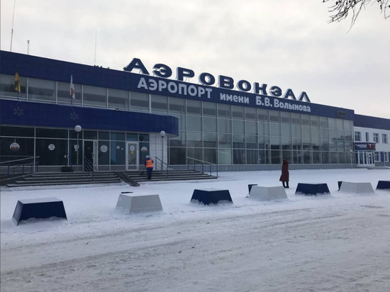 Замгубернатора Кузбасса объяснил, почему в новокузнецком аэропорту была толпа народа