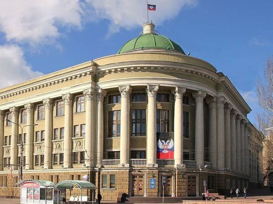 Главная библиотека ДНР празднует 95-летие