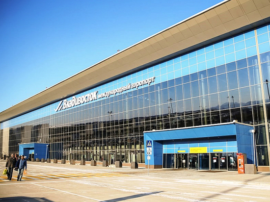 В аэропорту Владивостока парализована работа из-за снегопада