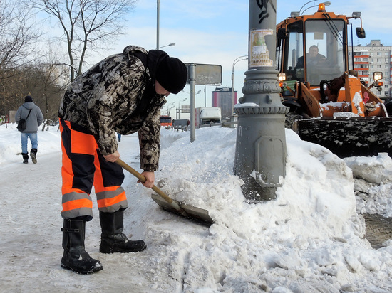Бирюков рассказал о ситуации с уборкой снега в Москве