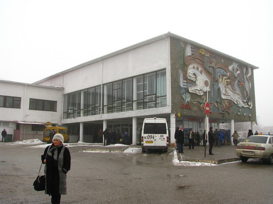 На территории главного автовокзала в Калмыкии находиться небезопасно
