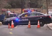 Не менее четырех человек, в том числе сотрудник полиции, погибли в результате стрельбы в пригороде города Атланта в штате Джорджия, США