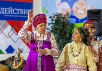 Астраханские пенсионеры - получатели социальных услуг многопрофильного центра «Содействие» - провожали осень хороводами и частушками