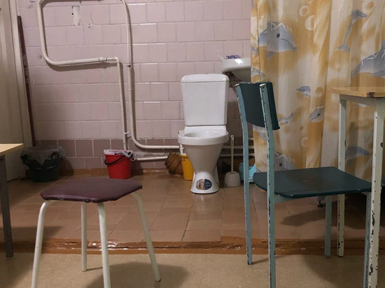 Жительницу Новомосковска возмутило состояние палат в детской больнице