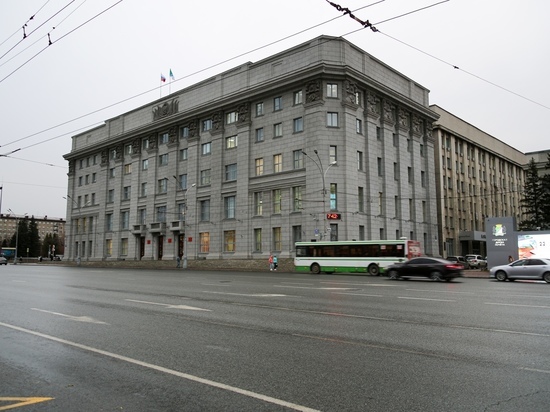 Мэр Новосибирска опроверг уход своего зама в правительство