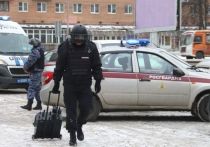 Лжеминеры активизировались в Петербурге в первый день зимы. Накануне из-за ложного сообщения о бомбе пришлось эвакуировать школу на Васильевском острове.