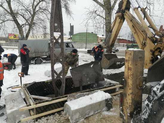 Монтаж памятника бойцам НКВД и воинам-саперам начался в Пскове