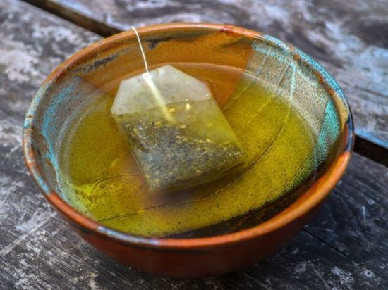 Зачем перед варкой риса опускать в воду пакетик чая: секрет поваров