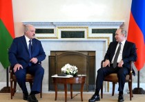 Объявленный президентом Белоруссии Александром Лукашенко курс на тесный военный союз с Россией в случае агрессии со стороны Украины не сулит ничего хорошего Киеву