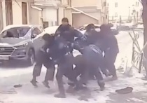 В Басманном районе Москвы рабочие устроили массовую драку