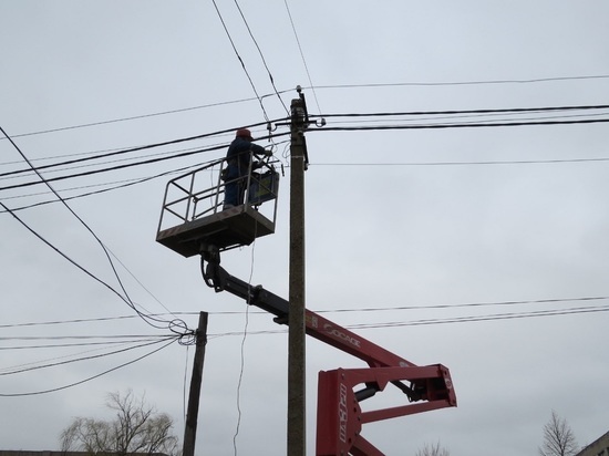 Сработали оперативно: калмыцкие энергетики восстановили подачу электричества жителям республики