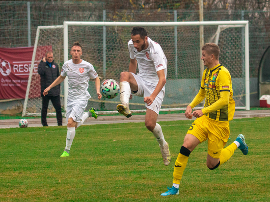 Наш футбол: "ТСК-Таврия" обыгрывает "Севастополь" и выходит в лидеры