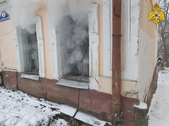 В Калуге несколько человек пострадали на пожаре квартиры