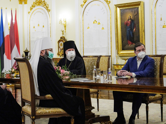 Патриарх Кирилл дал аудиенцию смоленскому губернатору Островскому