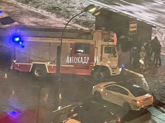В Курске на Дериглазова автомобиль сбил двух пешеходов