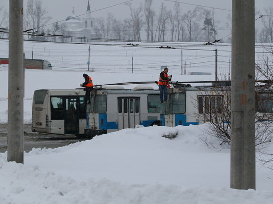 Барнаульцы пожаловались на давку в общественном транспорте