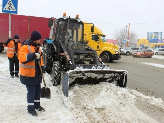 Более 2,8 тысяч кубометров снега вывезли за ночь с улиц Барнаула