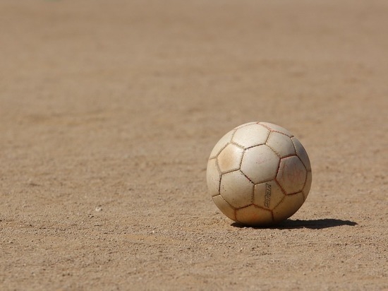В Хакасии выбрали лучшие дворовые футбольные команды девушек и юношей