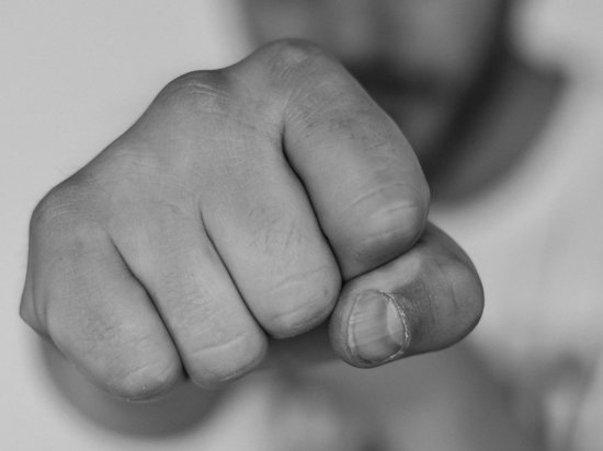 Белгородец откусил оппоненту часть пальца во время ссоры