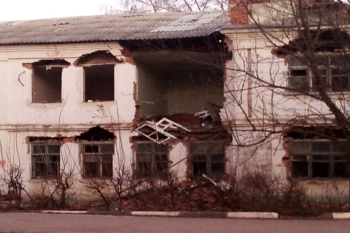 Жители Новомосковска просят снести опасные дома - МК Тула