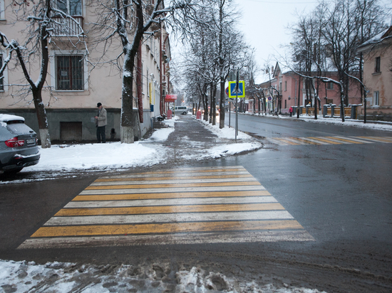 22 пешеходных перехода в Псковской области сделали более безопасными