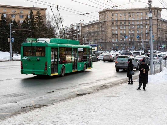 Получившую удар током в троллейбусе девушку госпитализировали в больницу в Новосибирске